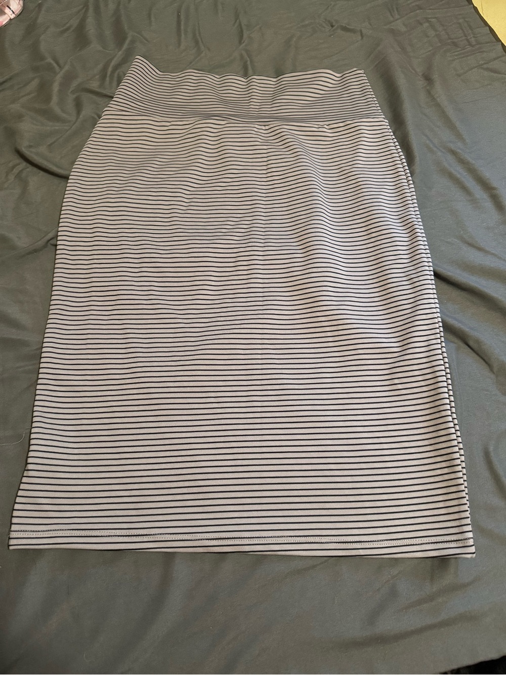 LuLaRoe CASSIE PENCIL SKIRT Grey & Black Striped Small